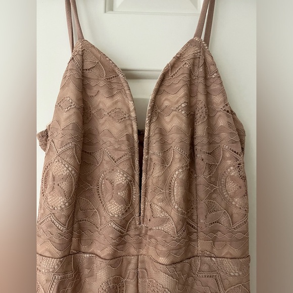 Privy Lace Mermaid Tan Colored Dress size medium - Picture 2 of 6